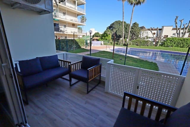 2 soveværelse Penthouse til leje i Torremolinos med swimmingpool - € 1.500 (Ref: 9735690)