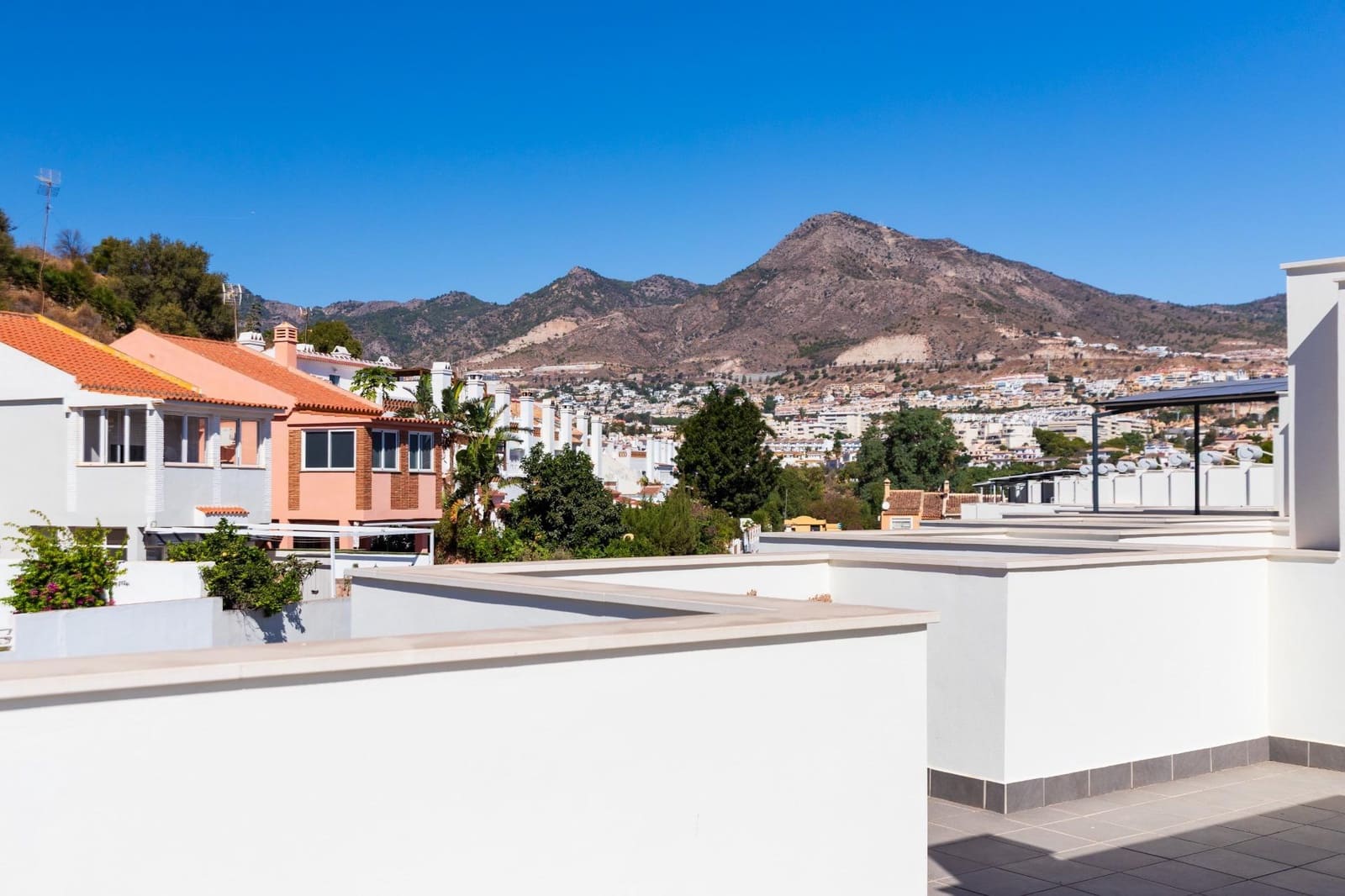 4 soverom Villa til salgs i Benalmadena med svømmebasseng garasje - € 850 000 (Ref: 9738939)