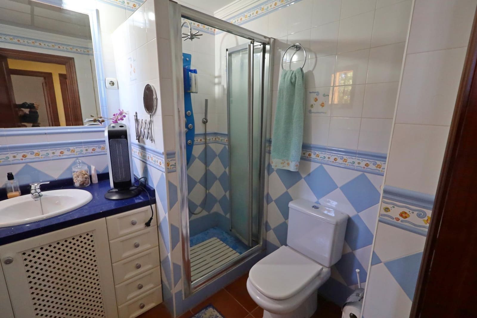 5 makuuhuone Huvila myytävänä paikassa Alhaurin de la Torre mukana uima-altaan 
autotalli - 570 000 € (Ref: 9794804)