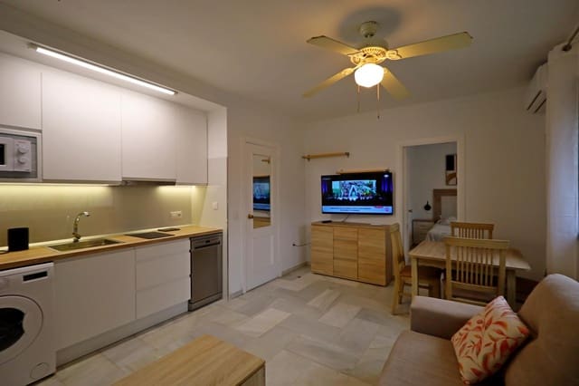 1 sovrum Lägenhet att hyra i Torremolinos med pool - 1 250 € (Ref: 9818014)