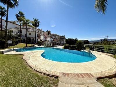 1 slaapkamer Appartement te koop in Mijas Golf met zwembad - € 209.000 (Ref: 9825395)