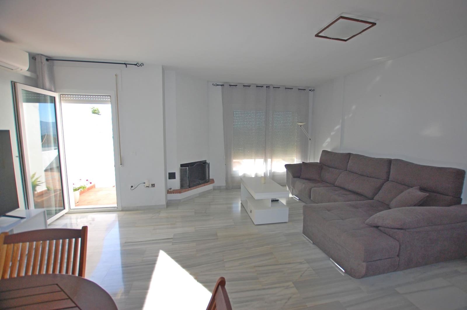 3 bedroom Villa for rent in Alhaurin de la Torre with pool garage - € 2,700 (Ref: 9840383)