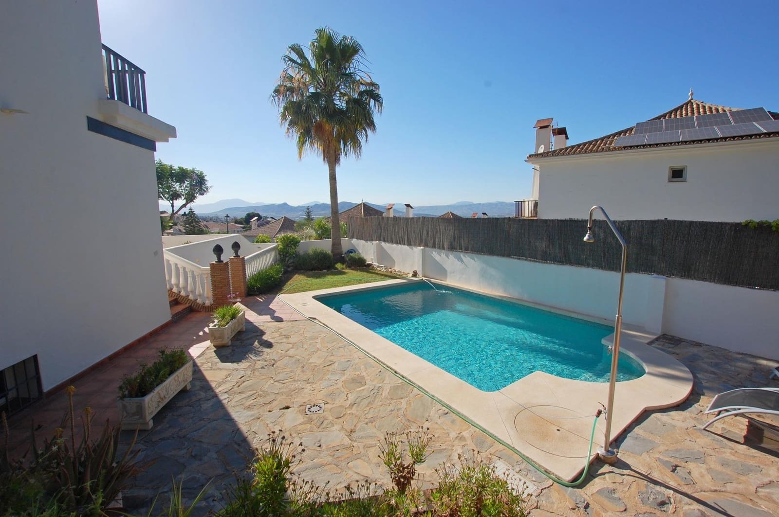 3 bedroom Villa for rent in Alhaurin de la Torre with pool garage - € 2,700 (Ref: 9840383)