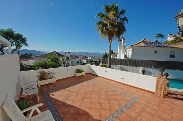 3 soveværelse Villa til leje i Alhaurín de la Torre med swimmingpool garage - € 2.700 (Ref: 9840383)