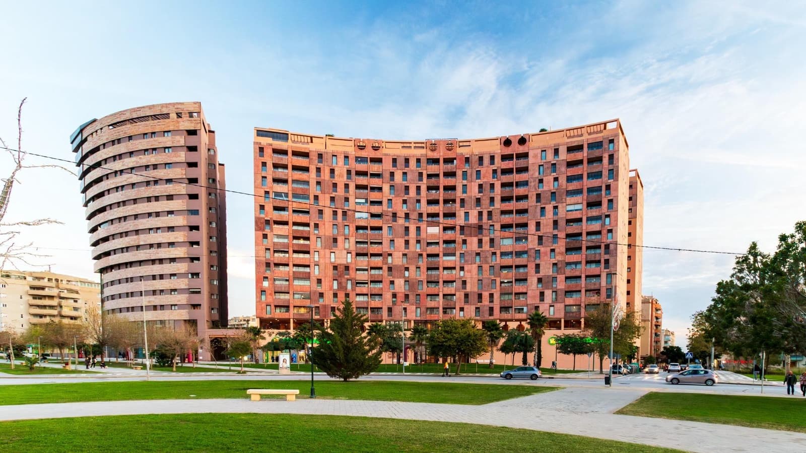 4 sypialnia Penthouse na sprzedaż w Miasto Malaga z basenem garażem - 950 000 € (Ref: 9843622)