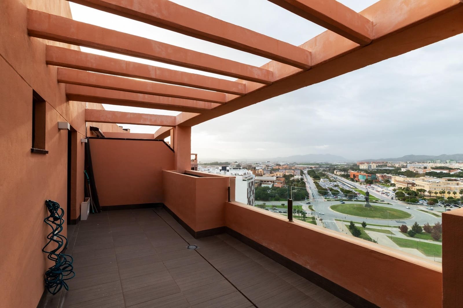4 sypialnia Penthouse na sprzedaż w Miasto Malaga z basenem garażem - 950 000 € (Ref: 9843622)
