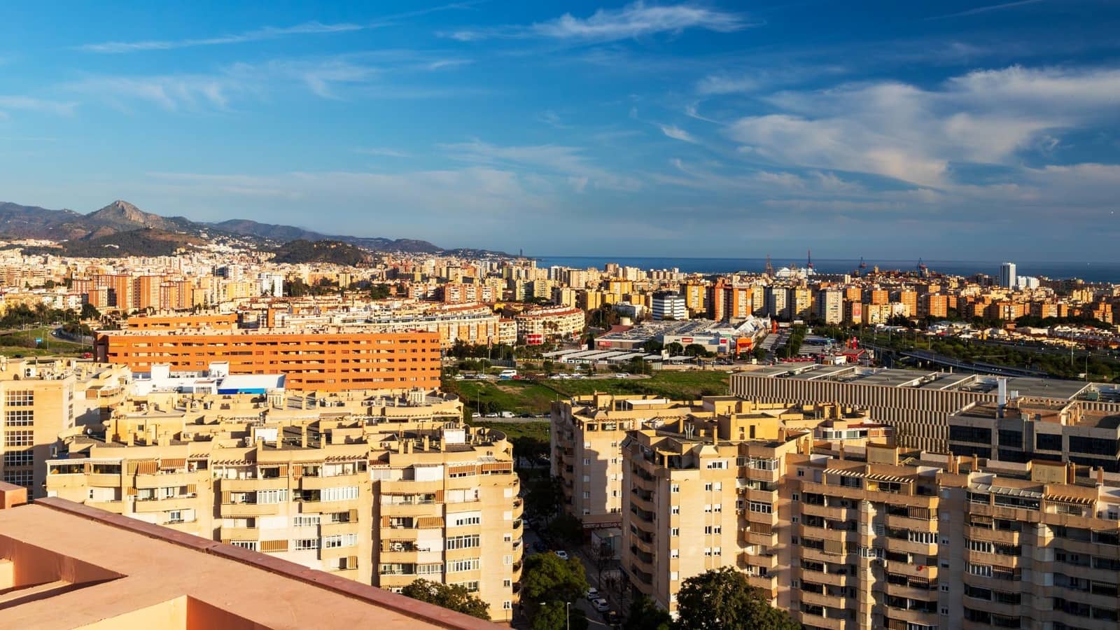 4 sypialnia Penthouse na sprzedaż w Miasto Malaga z basenem garażem - 950 000 € (Ref: 9843622)