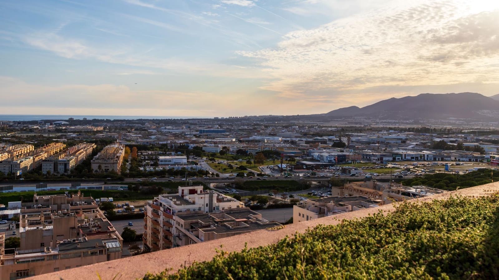 4 sypialnia Penthouse na sprzedaż w Miasto Malaga z basenem garażem - 950 000 € (Ref: 9843622)