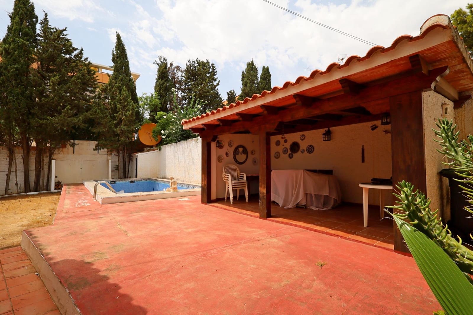 4 sypialnia Willa na sprzedaż w Torremolinos z basenem garażem - 850 000 € (Ref: 9892496)