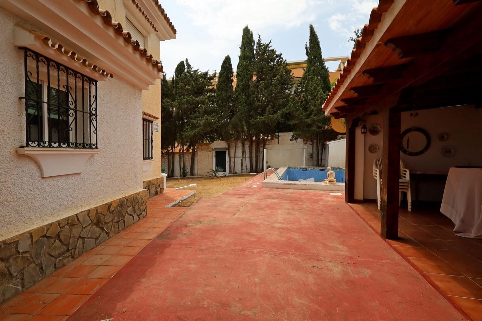 4 sypialnia Willa na sprzedaż w Torremolinos z basenem garażem - 850 000 € (Ref: 9892496)