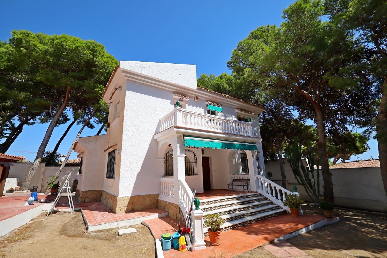 4 sypialnia Willa na sprzedaż w Torremolinos z basenem garażem - 850 000 € (Ref: 9892496)