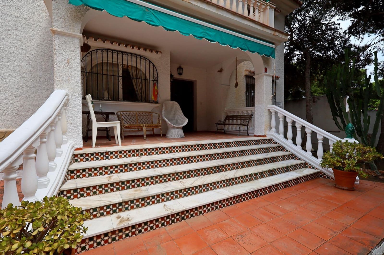 4 sypialnia Willa na sprzedaż w Torremolinos z basenem garażem - 850 000 € (Ref: 9892496)