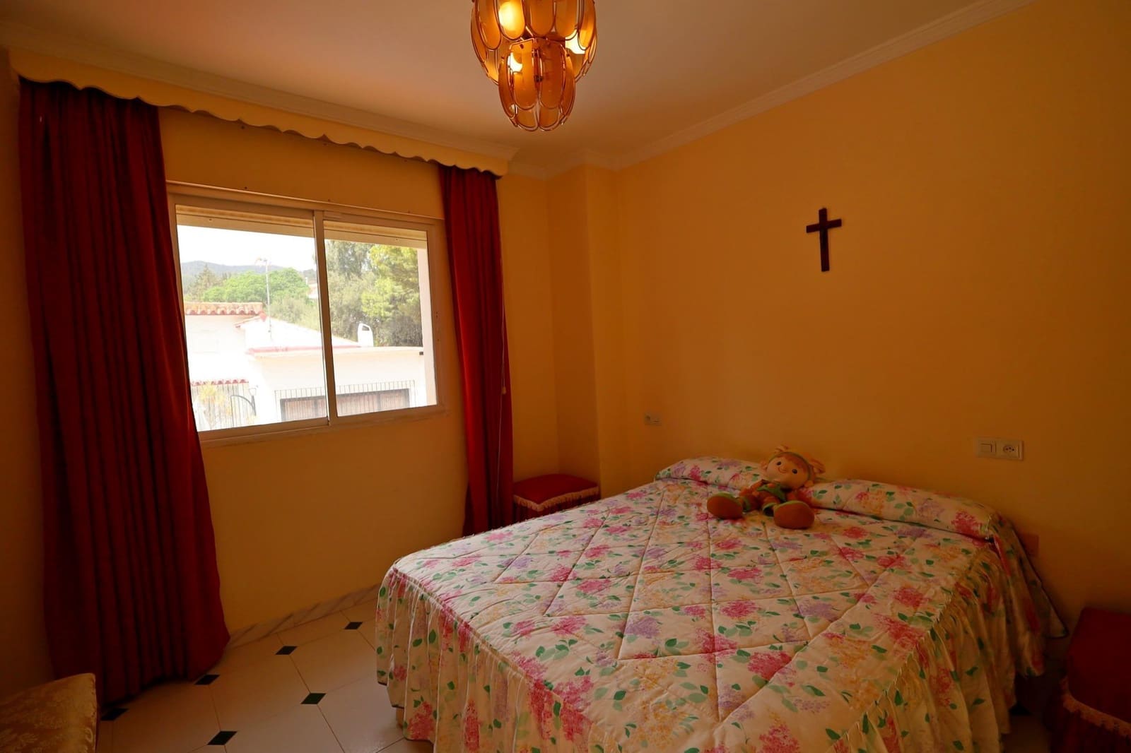 4 sypialnia Willa na sprzedaż w Torremolinos z basenem garażem - 850 000 € (Ref: 9892496)
