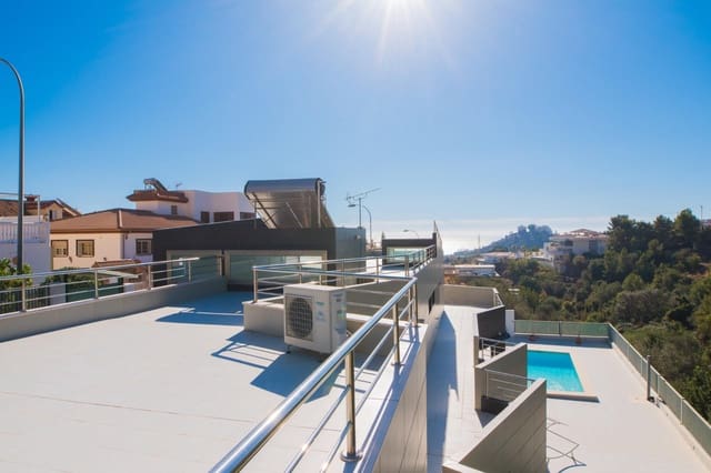 5 makuuhuone Huvila myytävänä paikassa Benalmádena mukana uima-altaan - 995 000 € (Ref: 9892497)