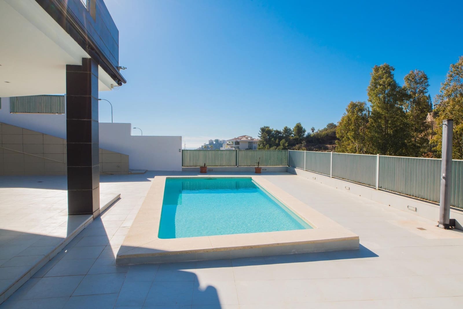 5 makuuhuone Huvila myytävänä paikassa Benalmadena mukana uima-altaan - 995 000 € (Ref: 9892497)