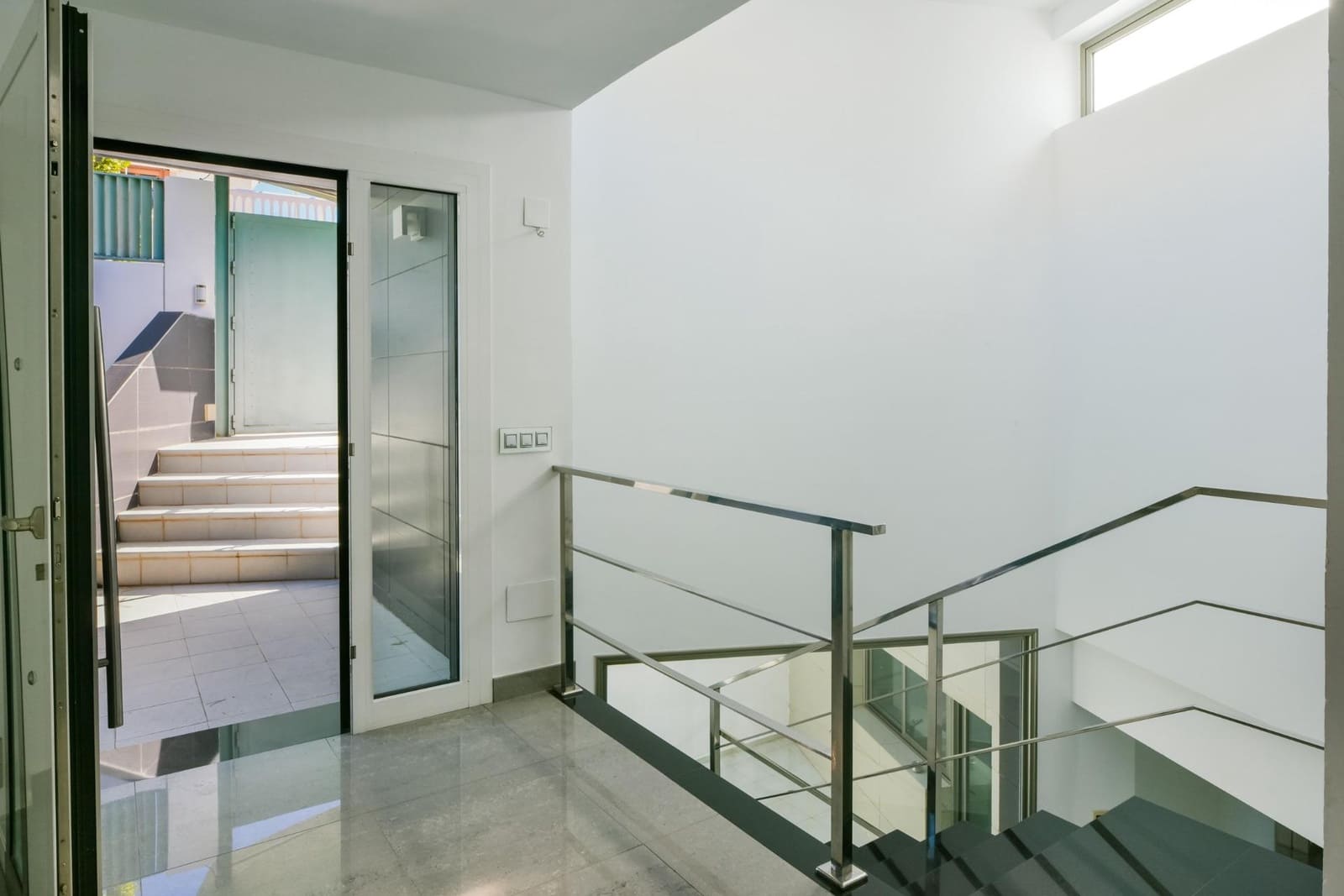 5 makuuhuone Huvila myytävänä paikassa Benalmadena mukana uima-altaan - 995 000 € (Ref: 9892497)