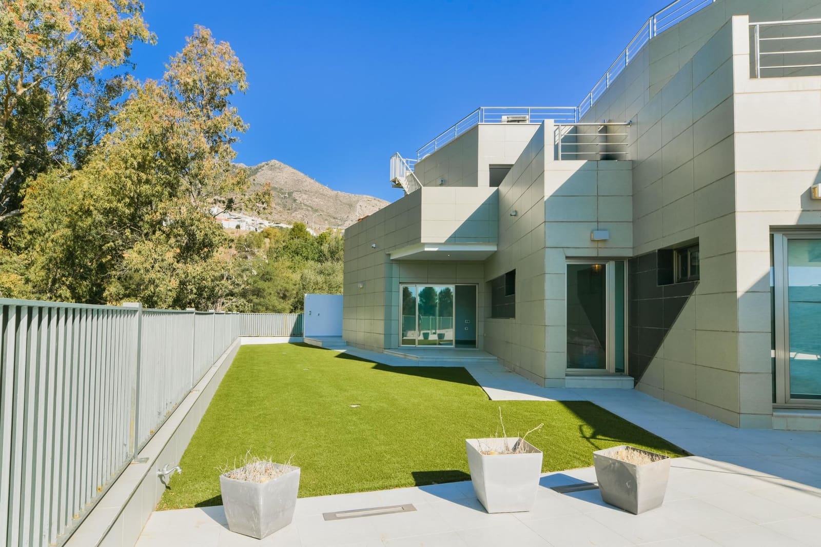 5 makuuhuone Huvila myytävänä paikassa Benalmadena mukana uima-altaan - 995 000 € (Ref: 9892497)