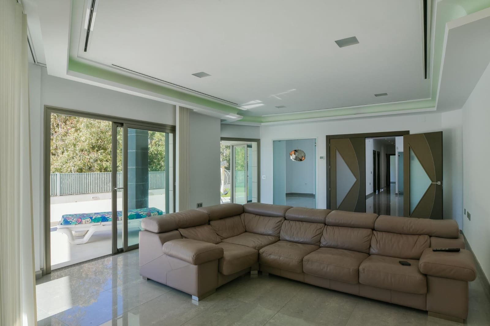 5 makuuhuone Huvila myytävänä paikassa Benalmadena mukana uima-altaan - 995 000 € (Ref: 9892497)