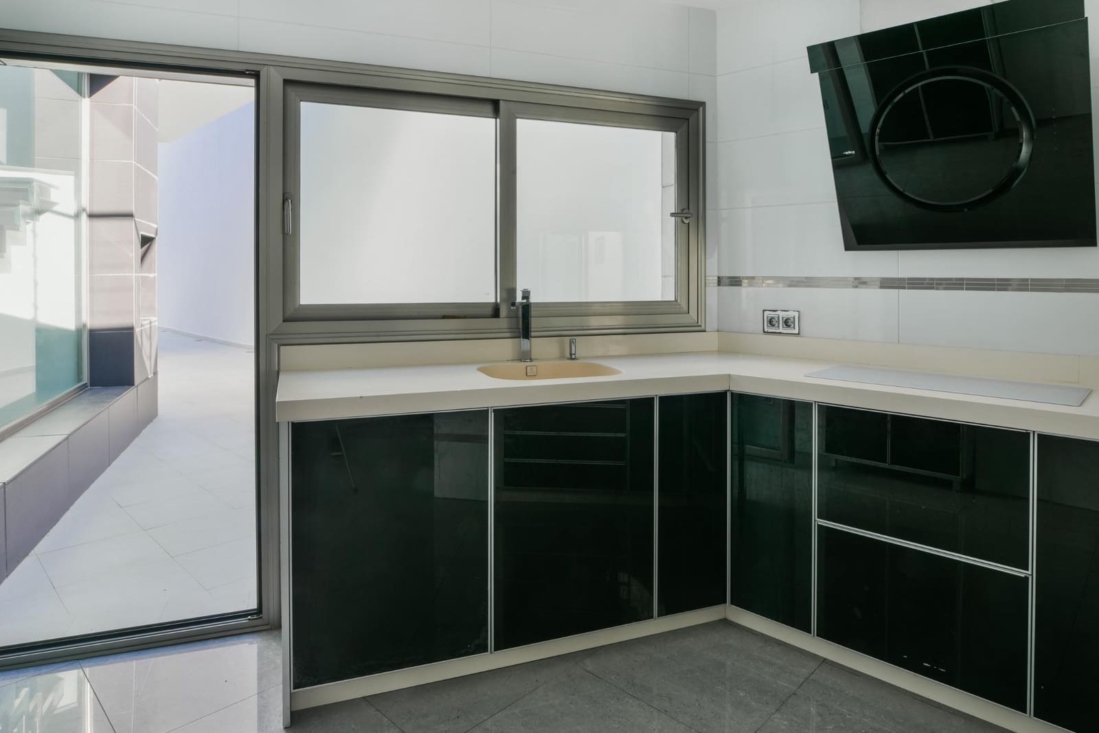 5 makuuhuone Huvila myytävänä paikassa Benalmadena mukana uima-altaan - 995 000 € (Ref: 9892497)