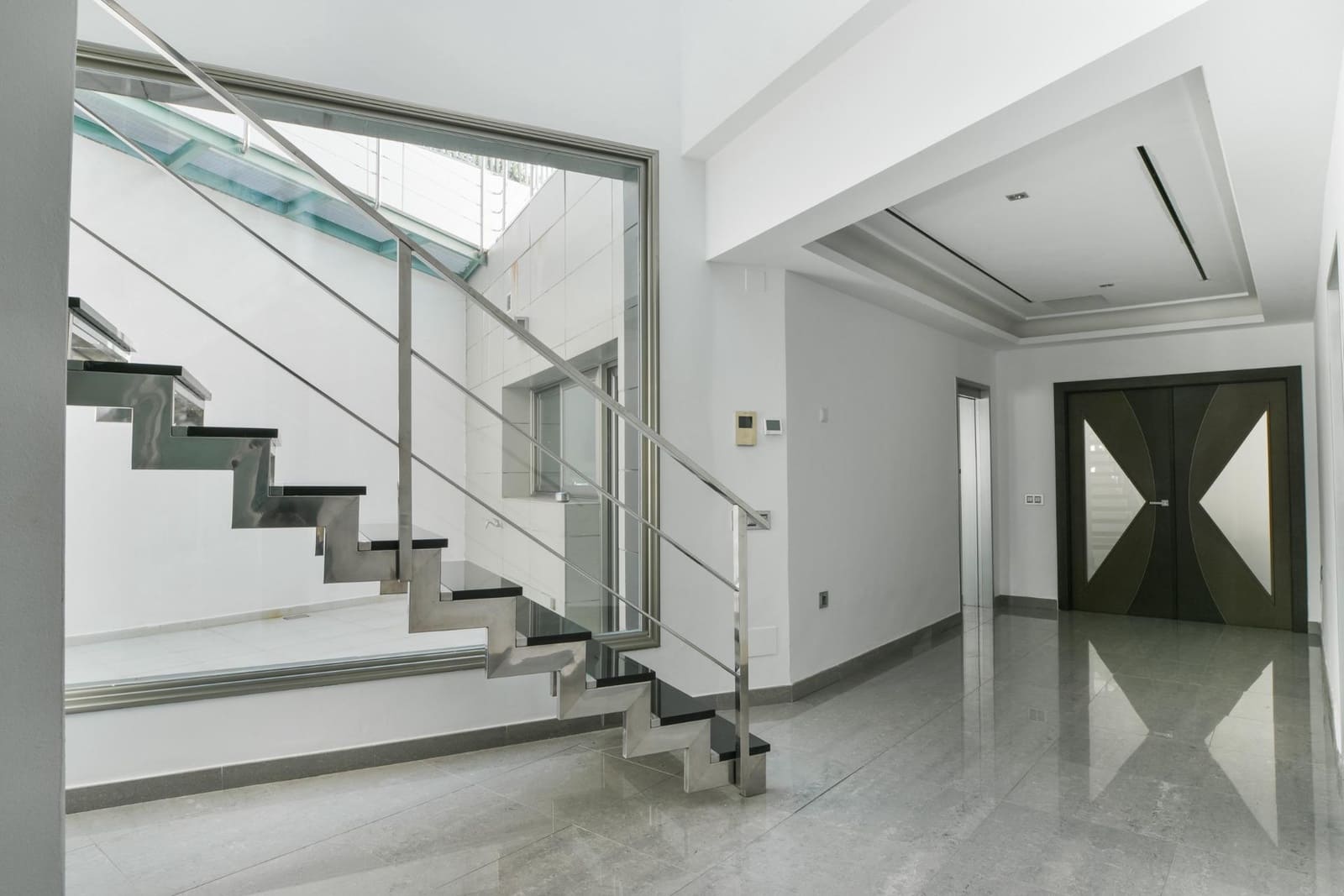 5 makuuhuone Huvila myytävänä paikassa Benalmadena mukana uima-altaan - 995 000 € (Ref: 9892497)