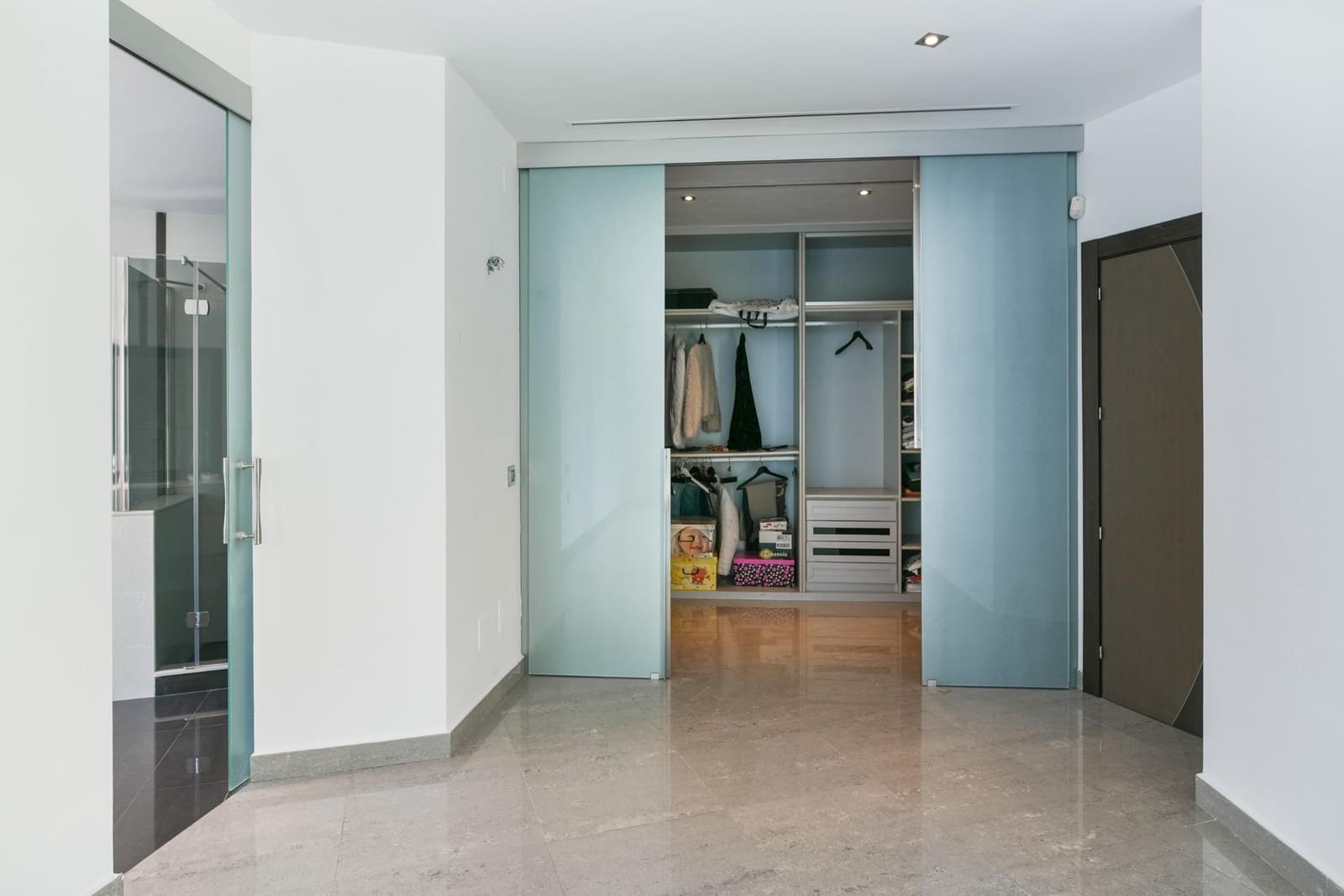 5 makuuhuone Huvila myytävänä paikassa Benalmadena mukana uima-altaan - 995 000 € (Ref: 9892497)