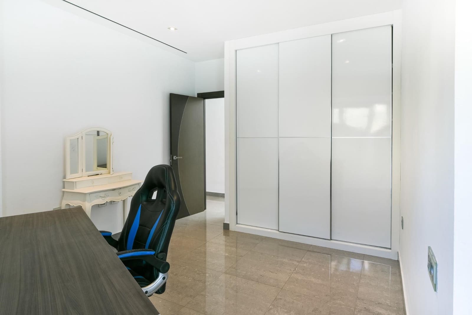 5 makuuhuone Huvila myytävänä paikassa Benalmadena mukana uima-altaan - 995 000 € (Ref: 9892497)