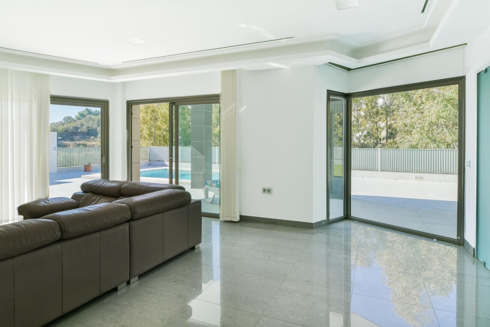 5 makuuhuone Huvila myytävänä paikassa Benalmadena mukana uima-altaan - 995 000 € (Ref: 9892497)