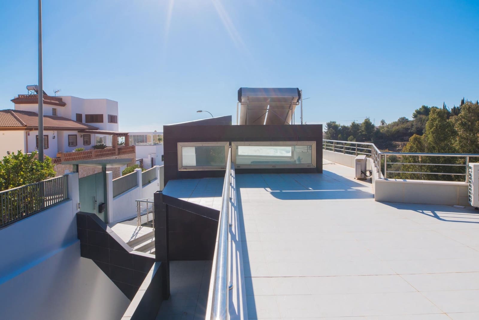 5 makuuhuone Huvila myytävänä paikassa Benalmadena mukana uima-altaan - 995 000 € (Ref: 9892497)