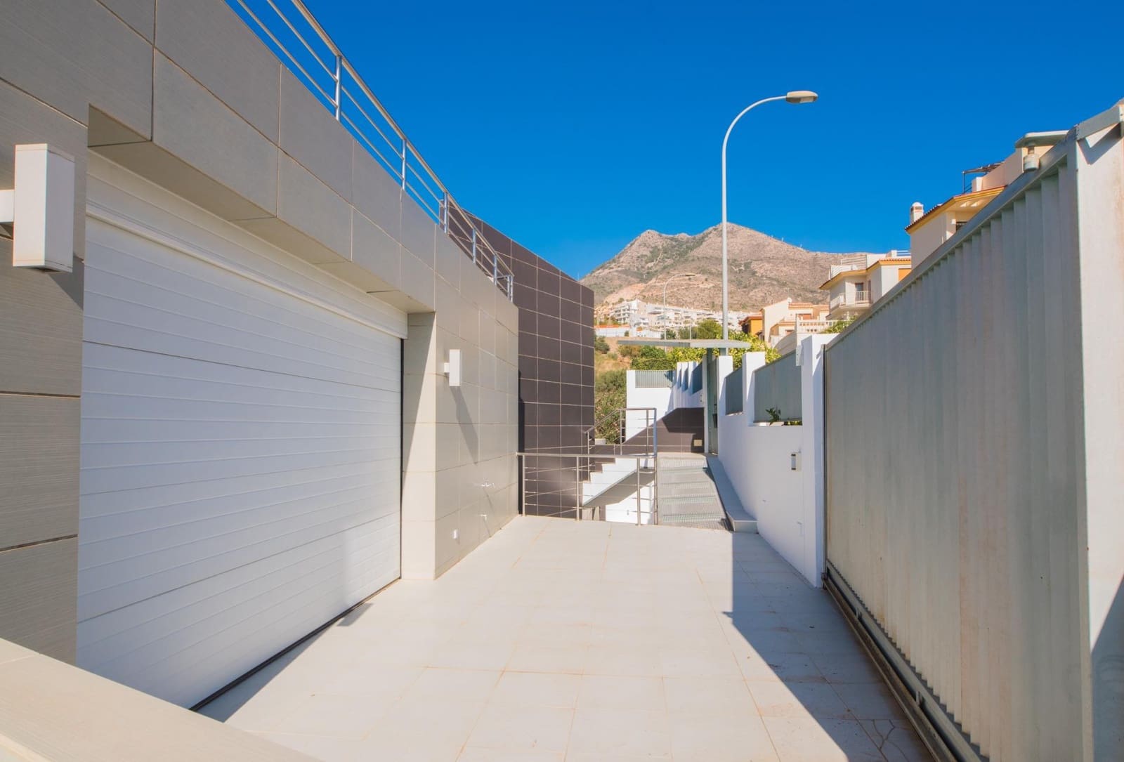 5 makuuhuone Huvila myytävänä paikassa Benalmadena mukana uima-altaan - 995 000 € (Ref: 9892497)