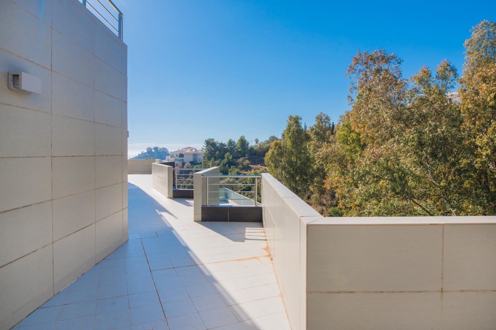 5 makuuhuone Huvila myytävänä paikassa Benalmadena mukana uima-altaan - 995 000 € (Ref: 9892497)