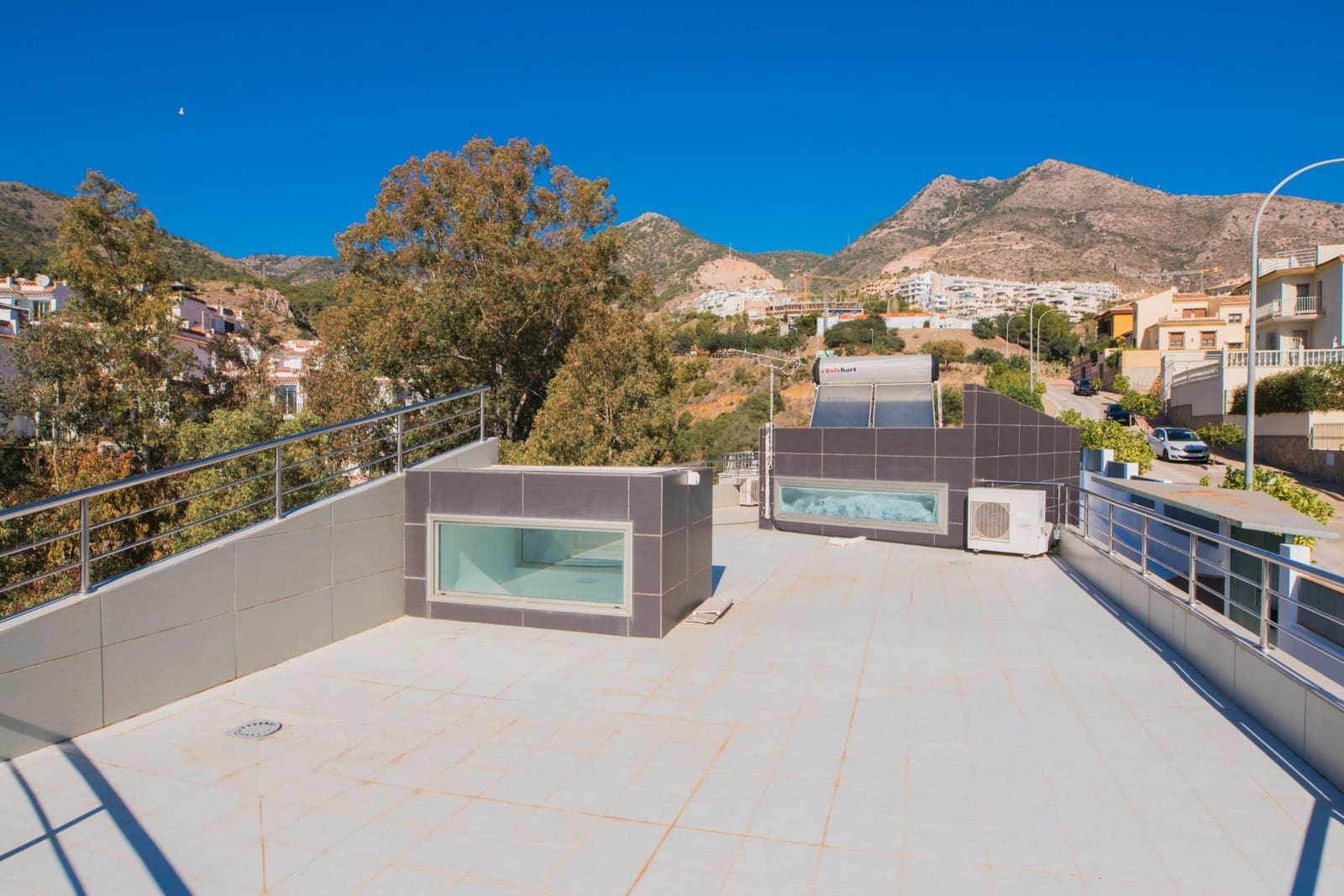 5 makuuhuone Huvila myytävänä paikassa Benalmadena mukana uima-altaan - 995 000 € (Ref: 9892497)