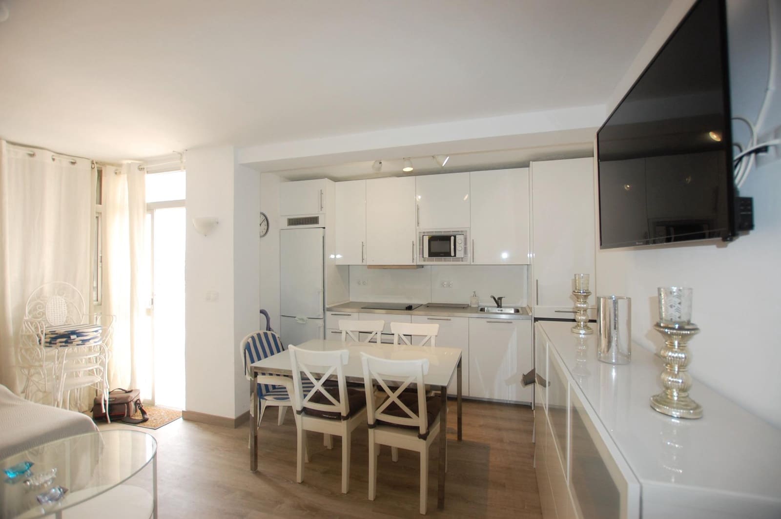 Appartement de 2 chambres à louer à Torremolinos - 1 200 € (Ref: 9915981)