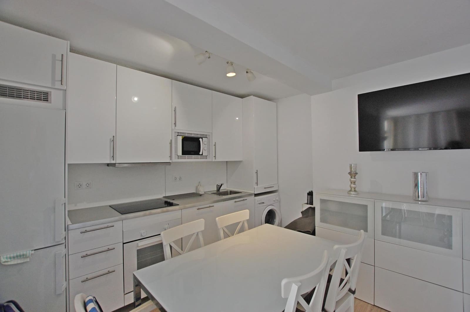 Appartement de 2 chambres à louer à Torremolinos - 1 200 € (Ref: 9915981)