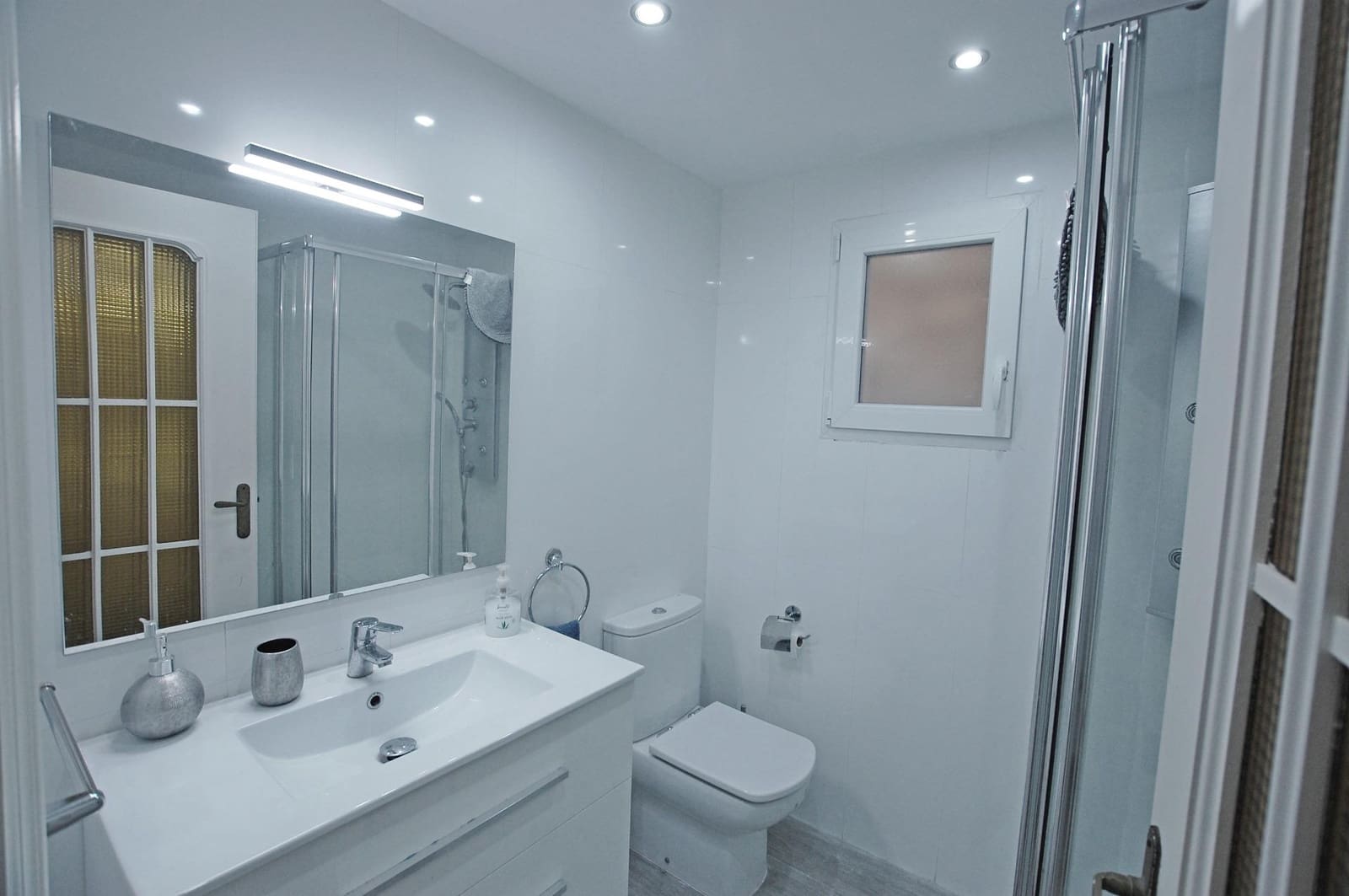 Appartement de 2 chambres à louer à Torremolinos - 1 200 € (Ref: 9915981)