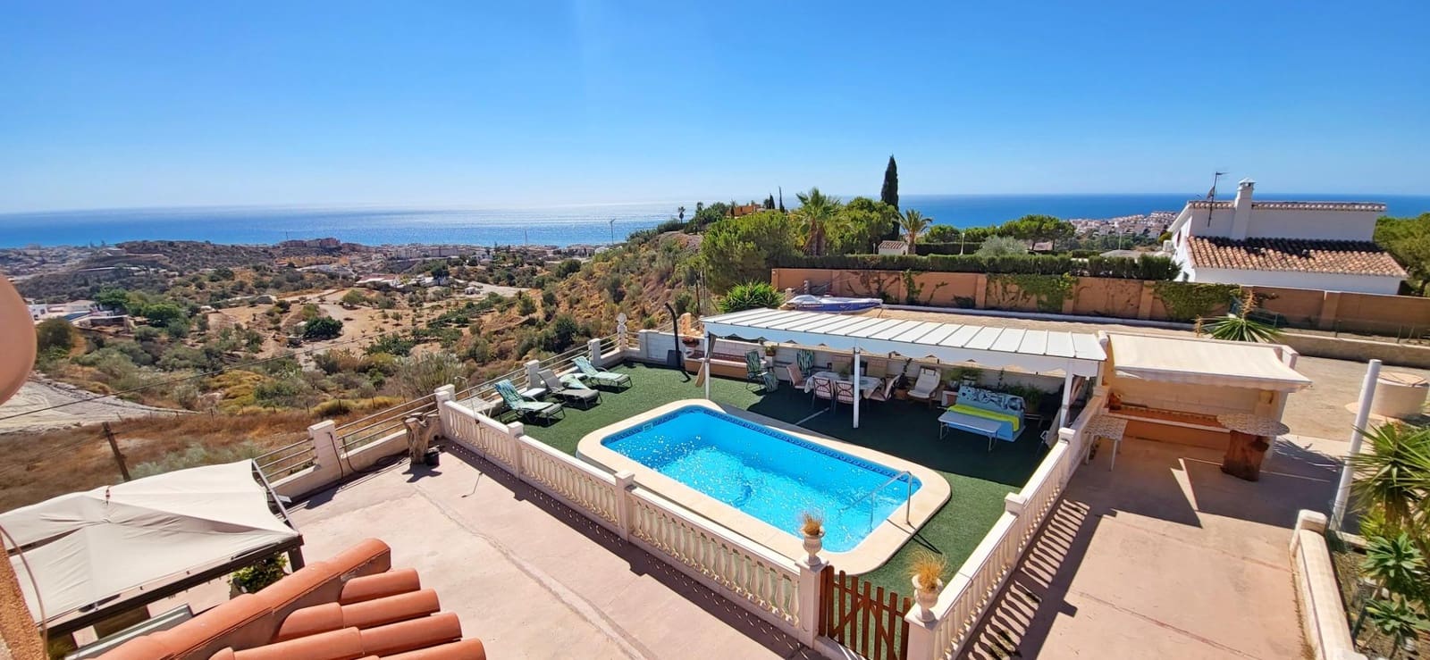 6 soveværelse Villa til salg i Rincon de la Victoria med swimmingpool - € 786.300 (Ref: 9963197)