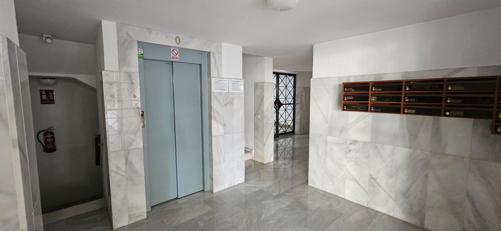 1 makuuhuone Huoneisto vuokrattavana paikassa Torremolinos mukana uima-altaan 
autotalli - 1 200 € (Ref: 9973434)