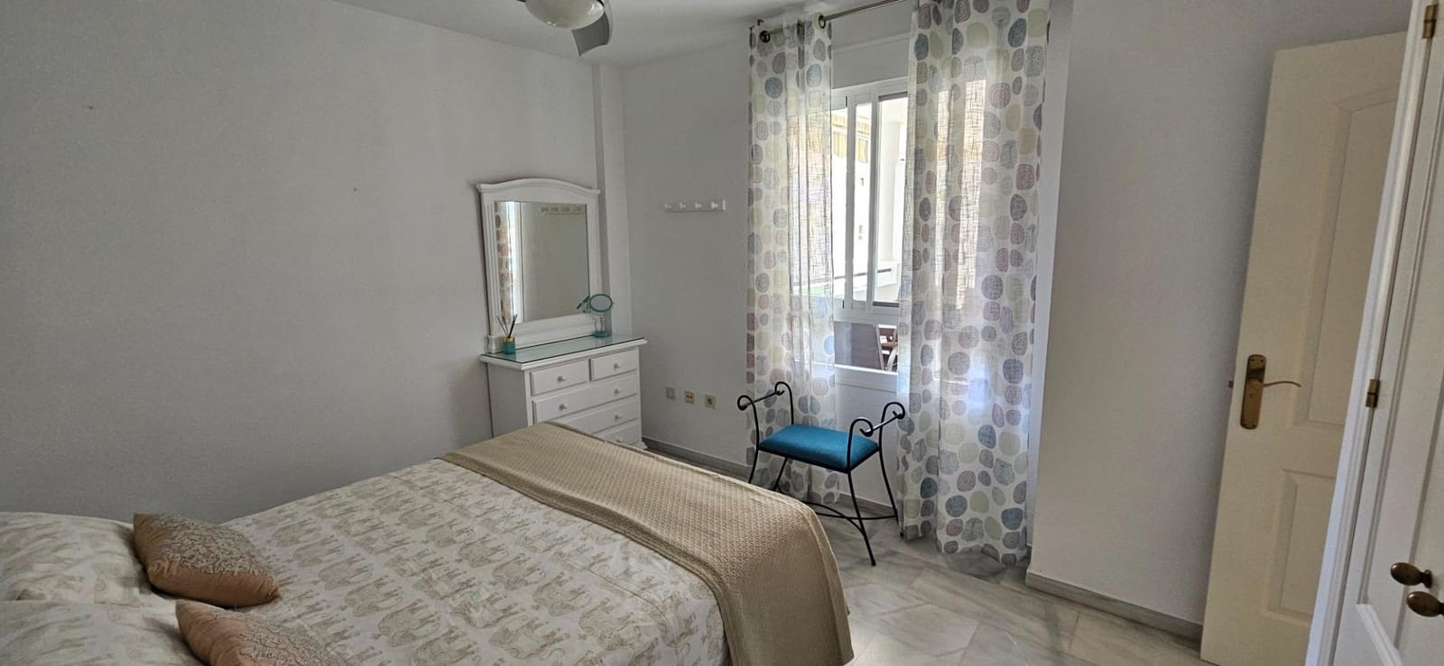 1 makuuhuone Huoneisto vuokrattavana paikassa Torremolinos mukana uima-altaan 
autotalli - 1 200 € (Ref: 9973434)