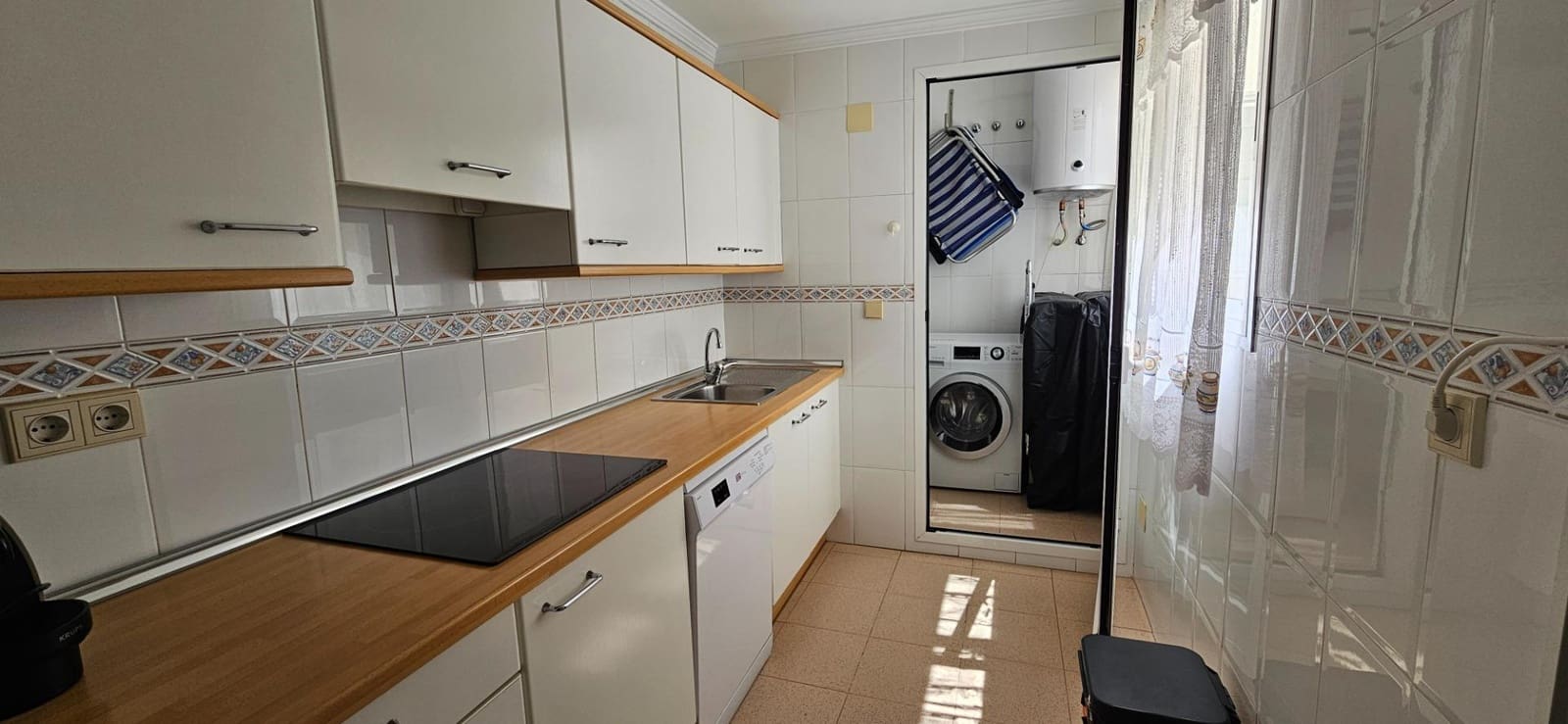 1 makuuhuone Huoneisto vuokrattavana paikassa Torremolinos mukana uima-altaan 
autotalli - 1 200 € (Ref: 9973434)