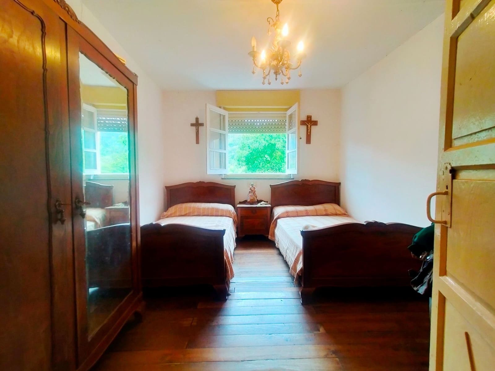 4 bedroom Townhouse for sale in Pravia with garage - € 100,000 (Ref: 10046832)