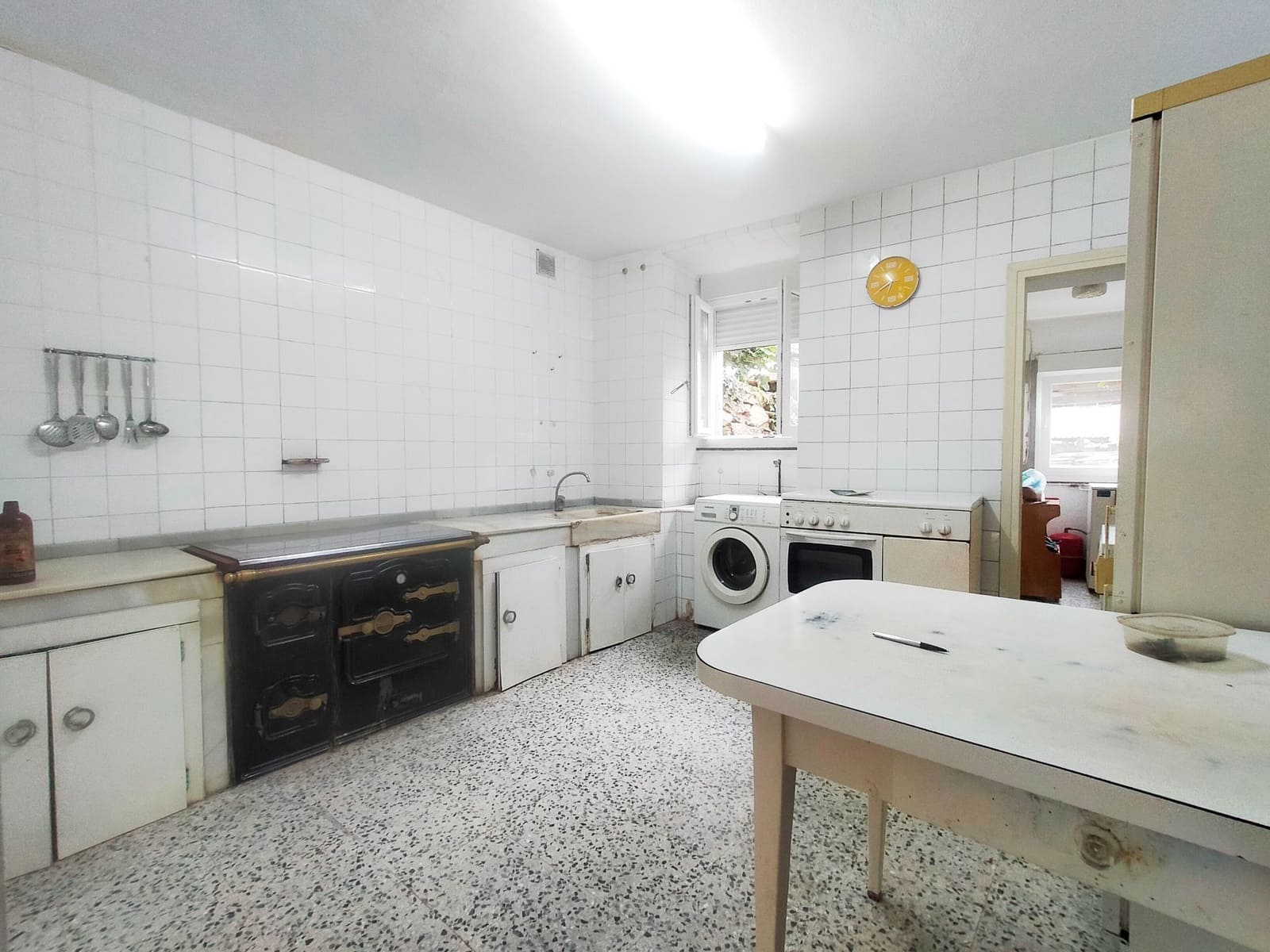 4 bedroom Townhouse for sale in Pravia with garage - € 100,000 (Ref: 10046832)