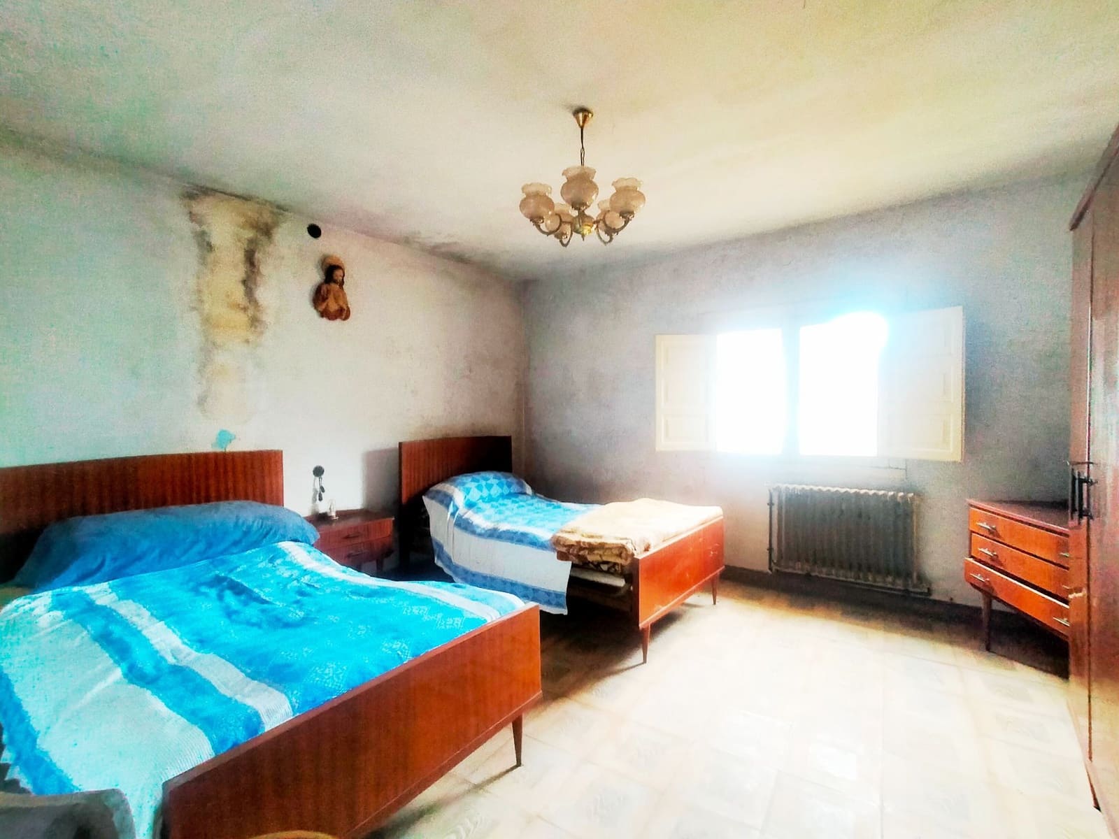 4 bedroom Townhouse for sale in Pravia with garage - € 100,000 (Ref: 10046832)