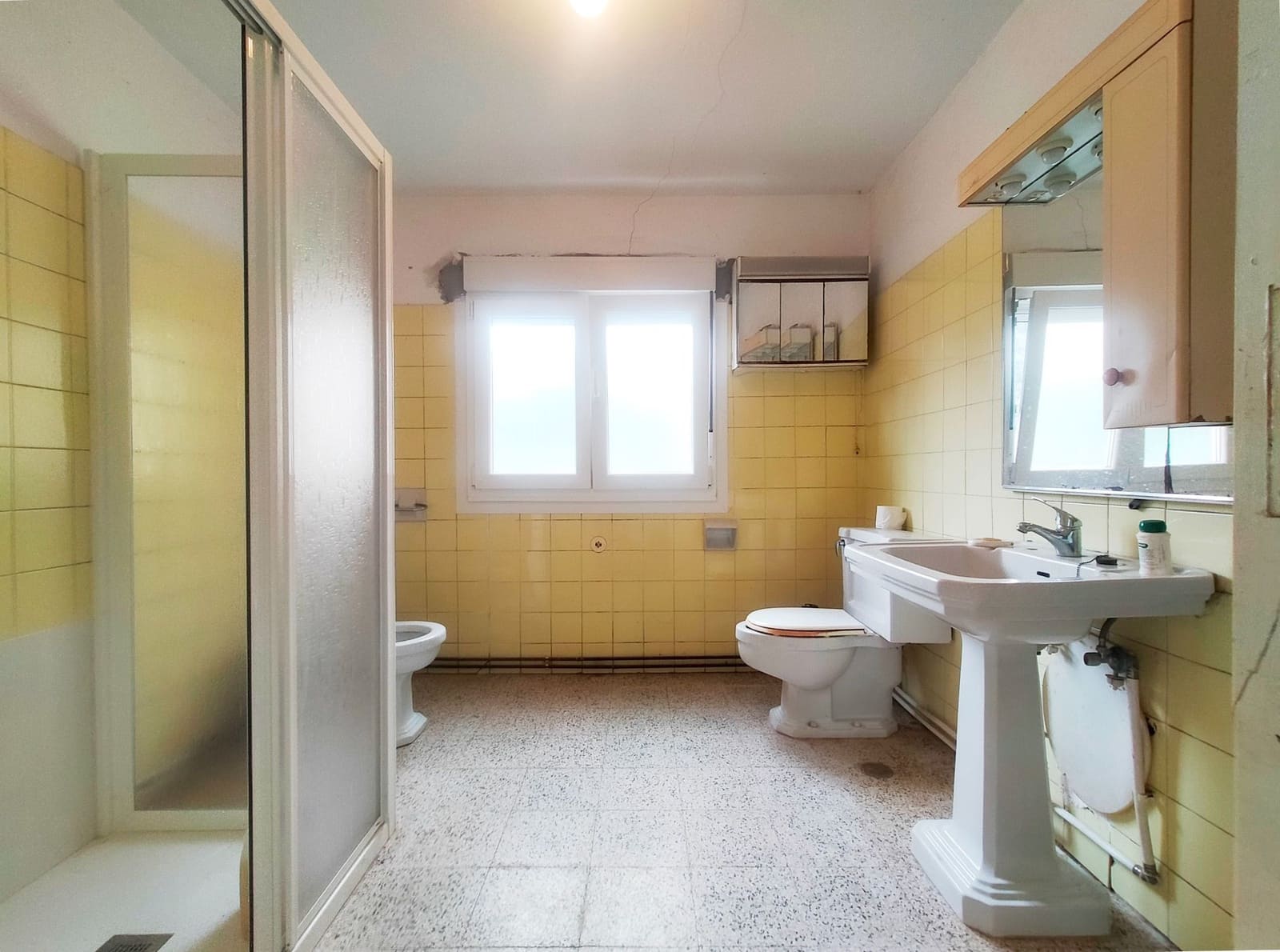 4 bedroom Townhouse for sale in Pravia with garage - € 100,000 (Ref: 10046832)