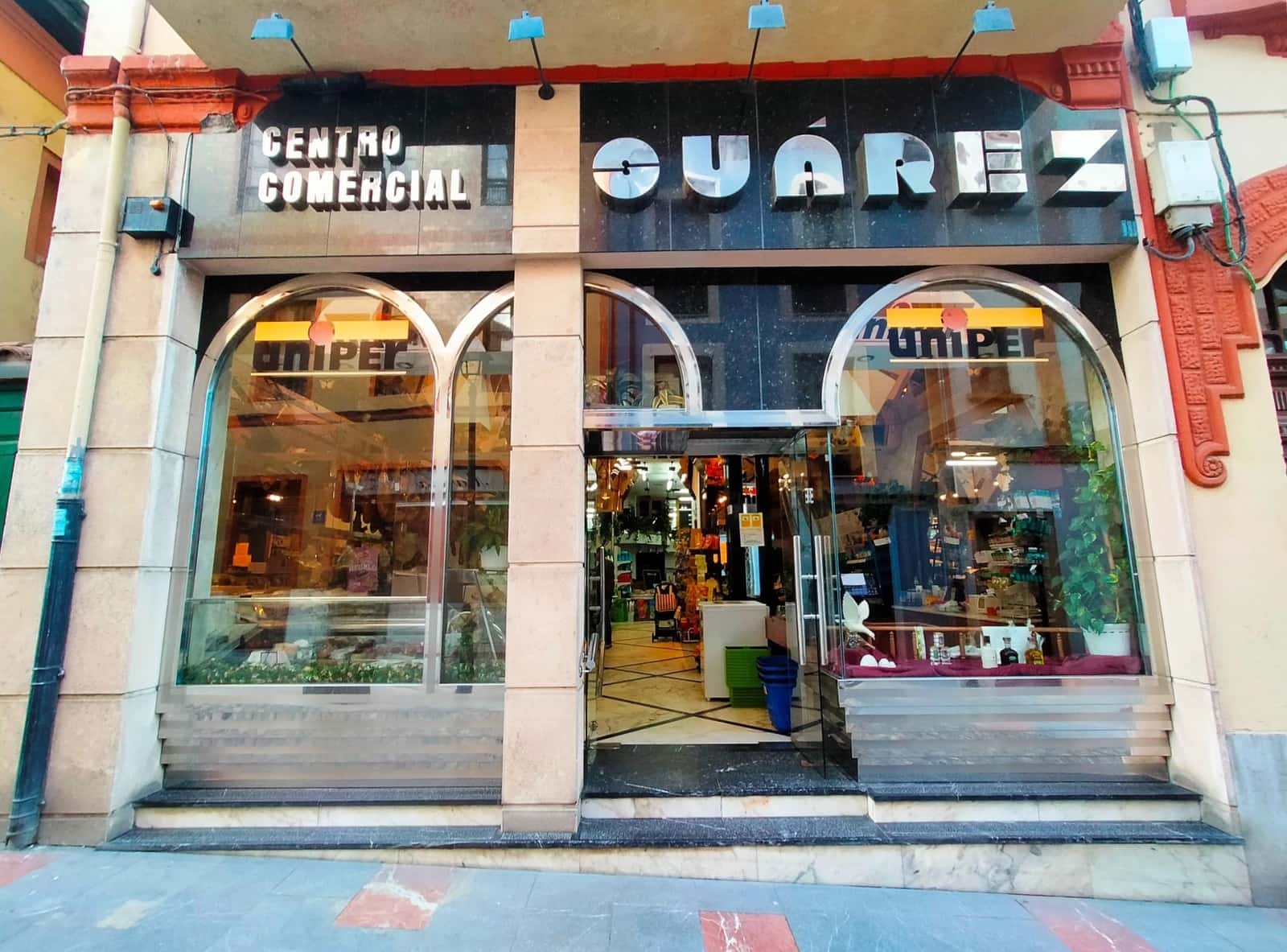 Commercial for sale in Pravia - € 350,000 (Ref: 10090111)