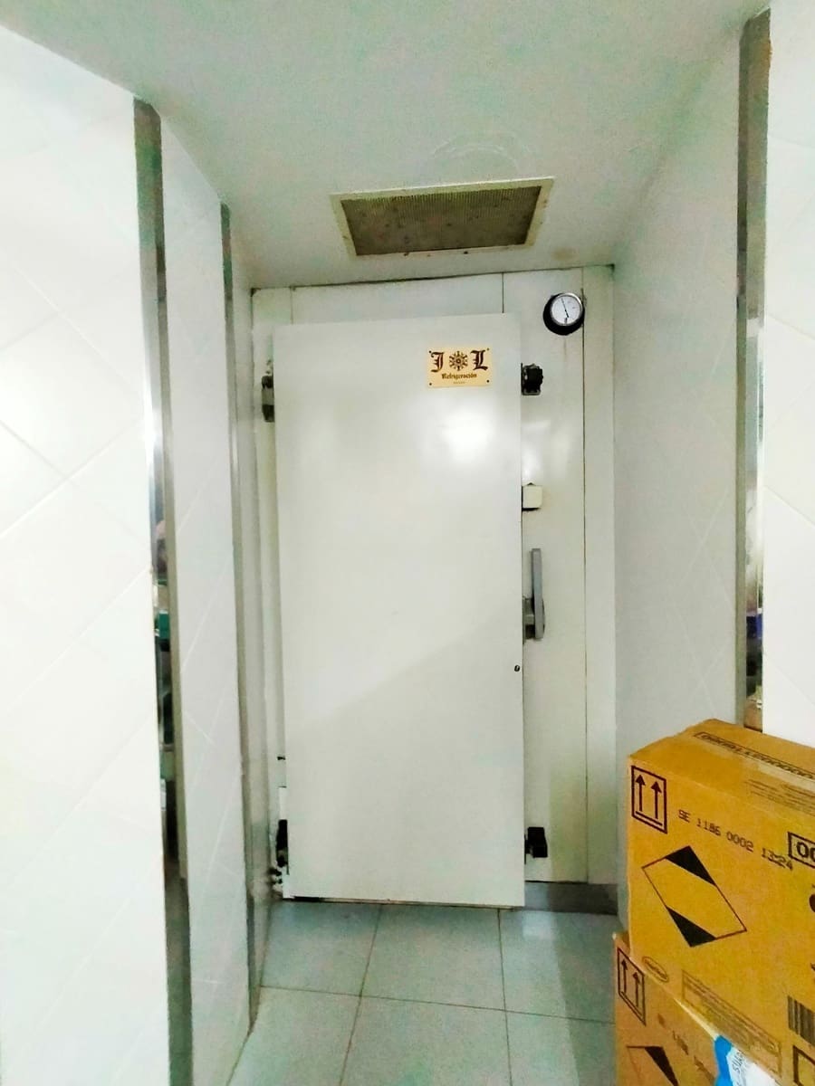 Commercial for sale in Pravia - € 350,000 (Ref: 10090111)