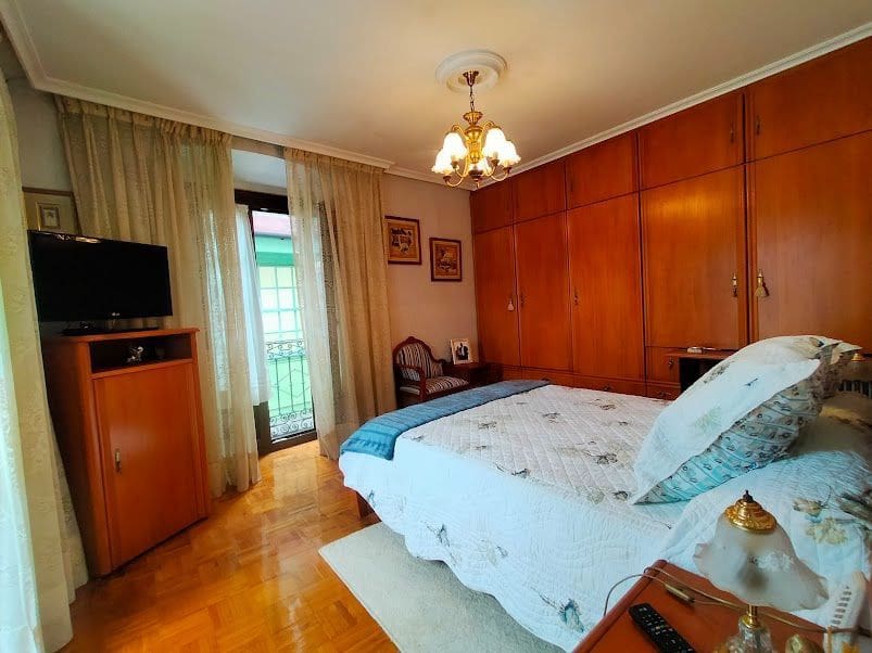 6 bedroom Villa for sale in Pravia - € 240,000 (Ref: 10131211)
