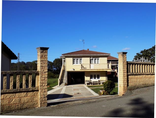 4 sypialnia Willa na sprzedaż w Pravia z garażem - 560 000 € (Ref: 4805591)