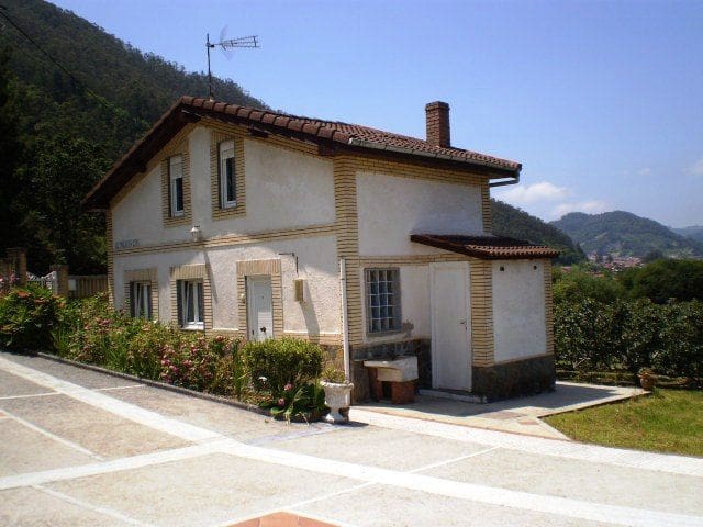 4 soveværelse Villa til salg i Pravia med garage - € 560.000 (Ref: 4805591)