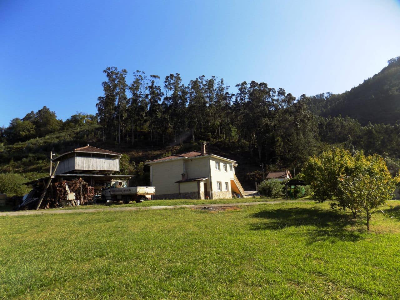 4 soveværelse Villa til salg i Pravia med garage - € 560.000 (Ref: 4805591)