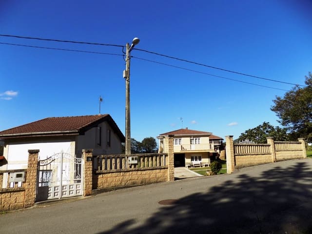 4 sypialnia Willa na sprzedaż w Pravia z garażem - 560 000 € (Ref: 4805591)