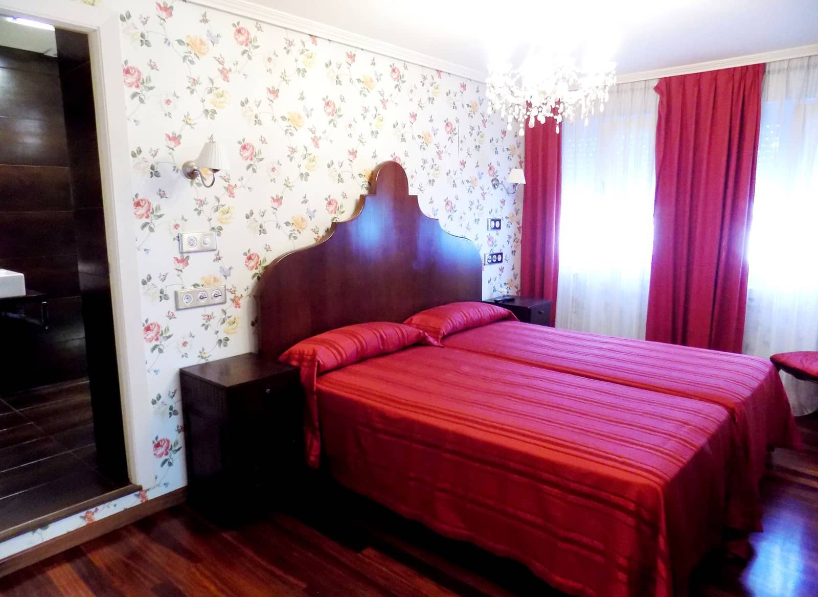 8 slaapkamer Villa te koop in Cudillero met garage - € 490.000 (Ref: 4835432)